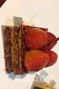 城市花园吃瓜,消暑解渴的悠闲时光